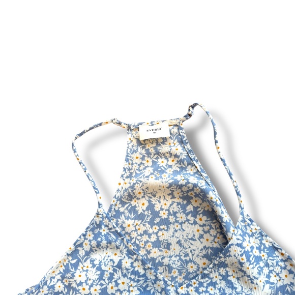 Everly Blue Floral Tank Size Medium Women's Spaghetti Strap Racer Back N… - Picture 2 of 6